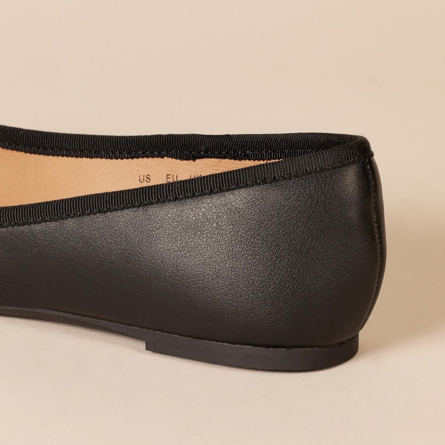 Amazon Essentials Women's Comfortable Round Toe Ballet Flats with Bow